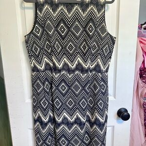Geometric Navy and White dress with pockets